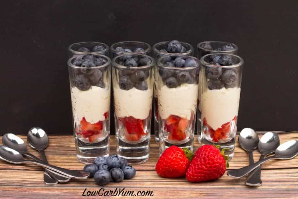 Mascarpone Cheese Mousse and Berries