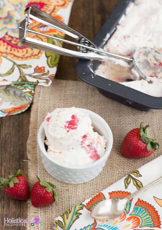 Low Carb Strawberry Cheesecake Ice Cream