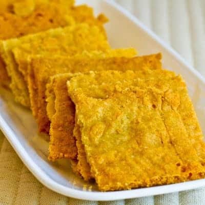 Low-Carb and Gluten-Free Cheese Crackers with Almond Flour