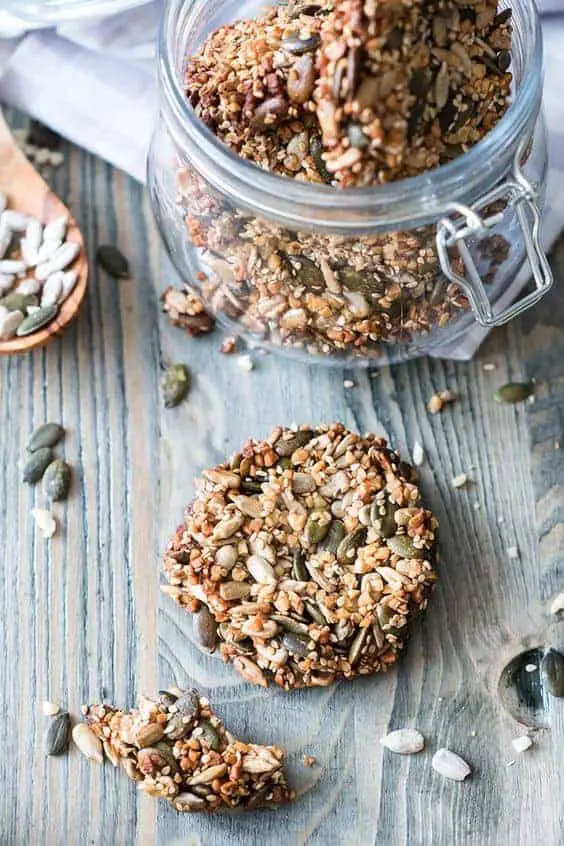 Low-Carb Sesame Cracker