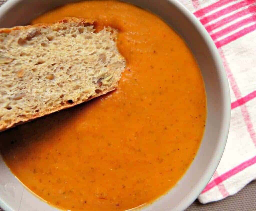 The Best Creamy Roasted Tomato Soup