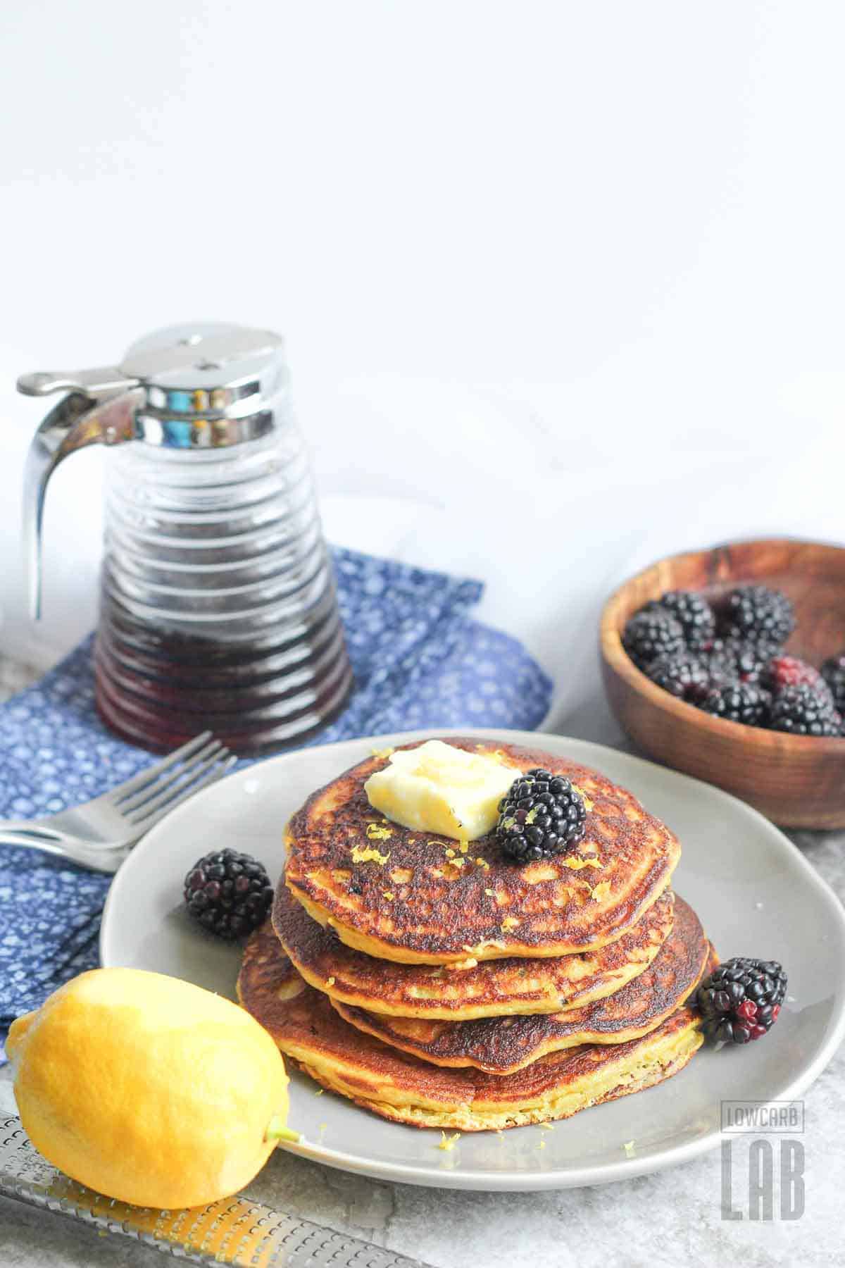 Low carb blackberry pancakes recipe with lemon zest